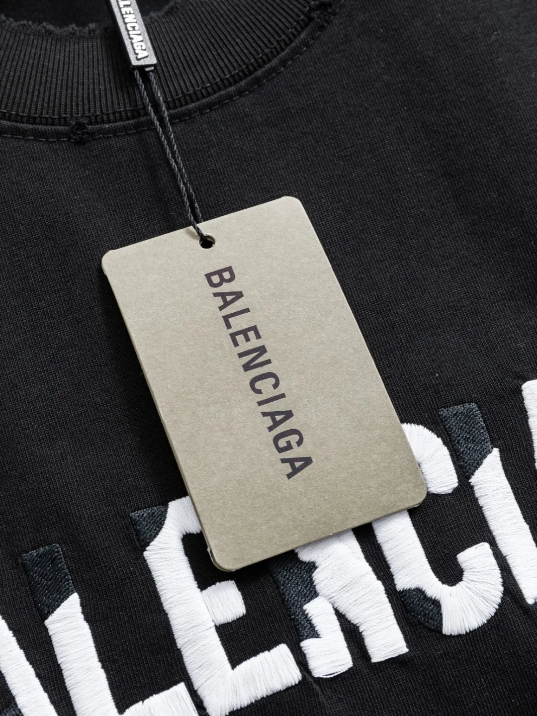 P100✨🔥 [BALENCIAGA] 2026FW short-sleeved T-shirt Premium 26s double yarn 300g fabric embroidery fraying process Color: Black White Red Size: S M L XL 2XL